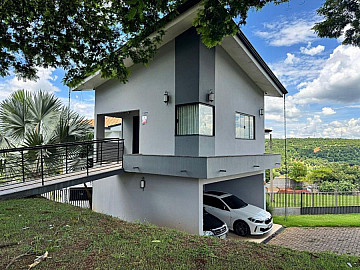 Casa mobiliada em Condom�nio Fecahdo